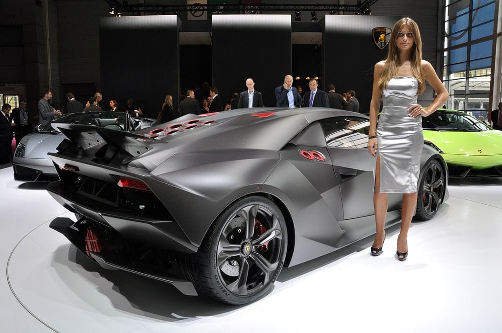 The Lamborghini Sesto Elemento is equipped with the egear transmission