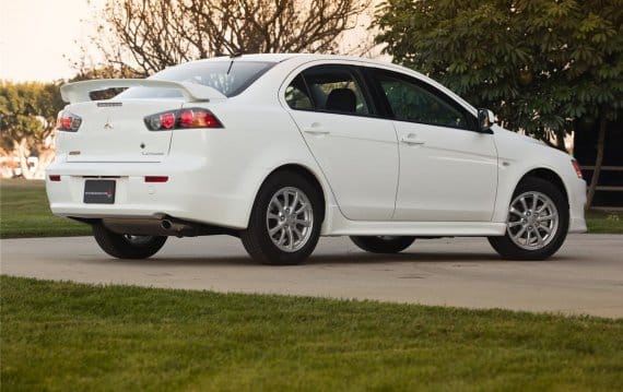 Mitsubishi Lancer ES 2011