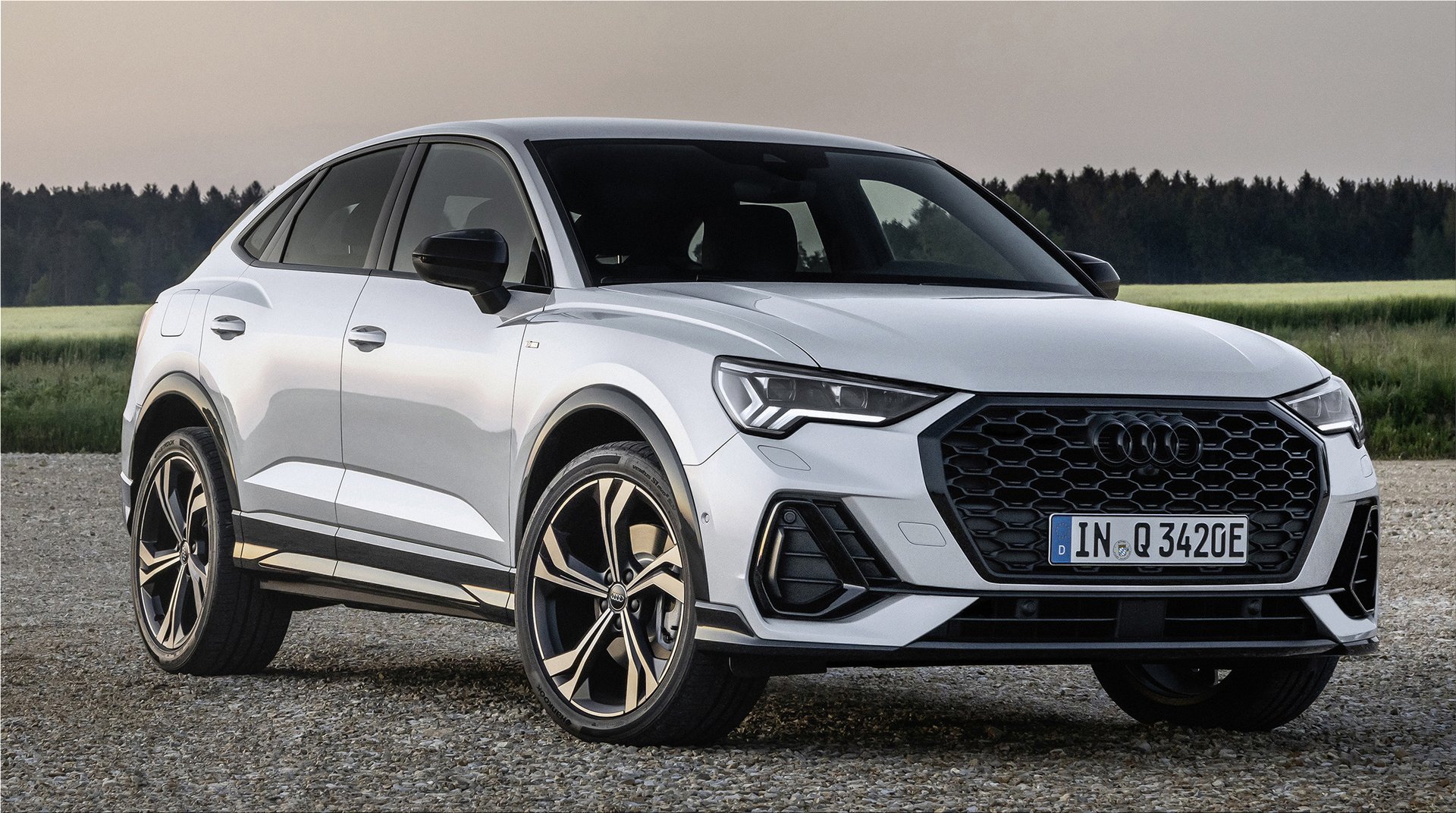 The new Audi Q3 45 TFSI e and Audi Q3 Sportback 45 TFSI e compact SUVs ...