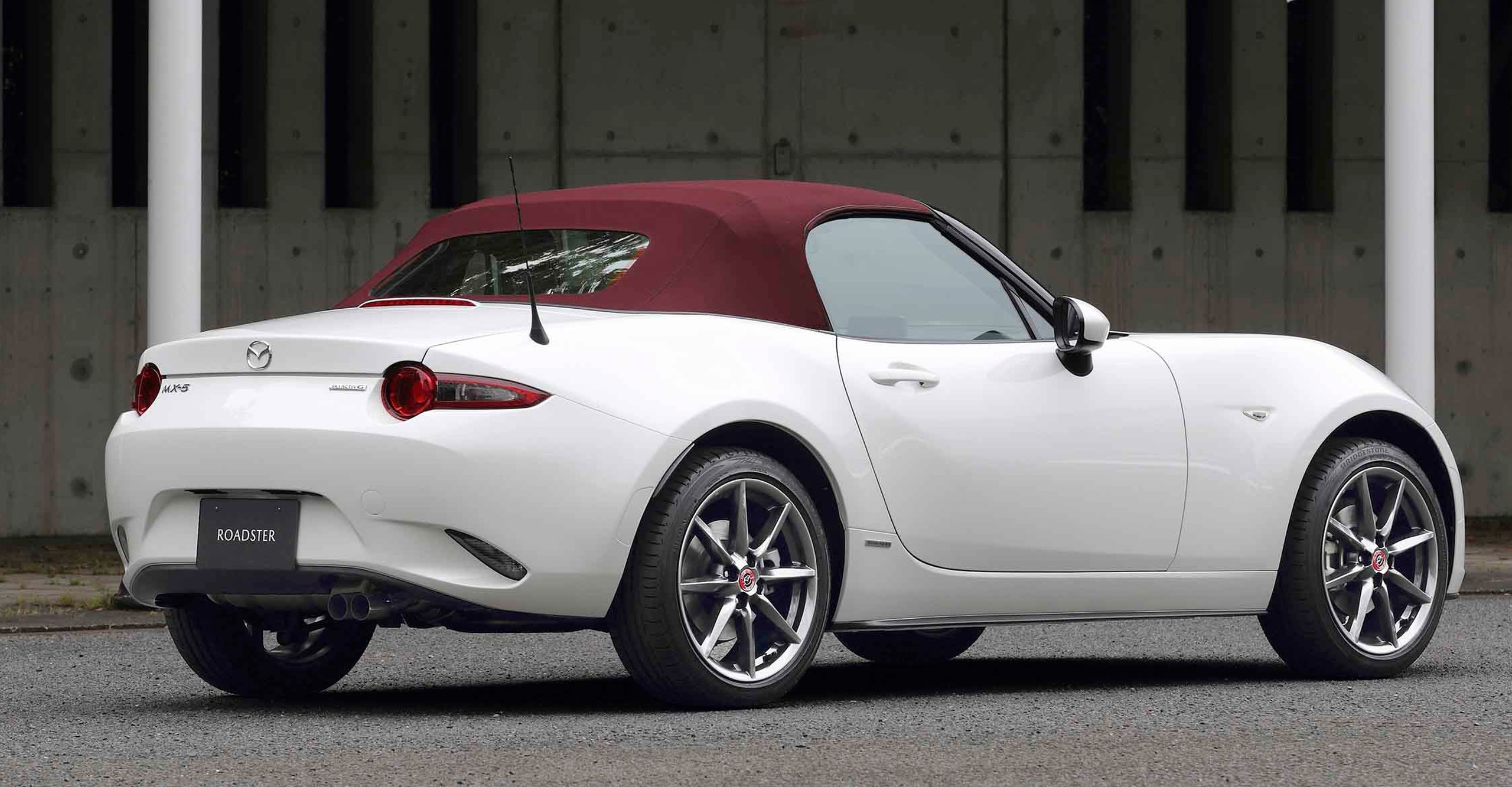 The 2021 Mazda MX-5 with 132hp from 33,166 euros | Spare Wheel