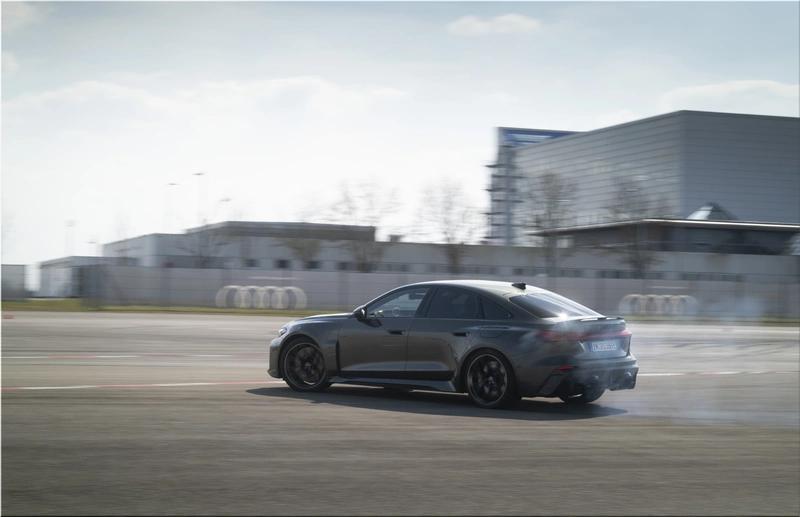 Audi RS 5 Hybrid