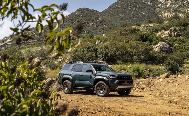 Toyota 4Runner Hybrid Off-road SUV 2026