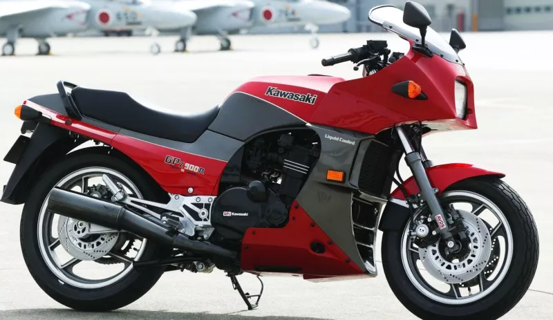 Kawasaki GPZ 900 R