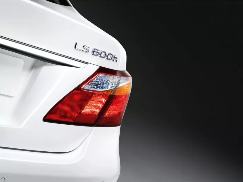 Lexus LS