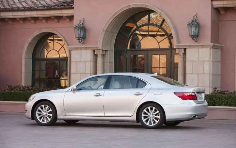 Lexus LS