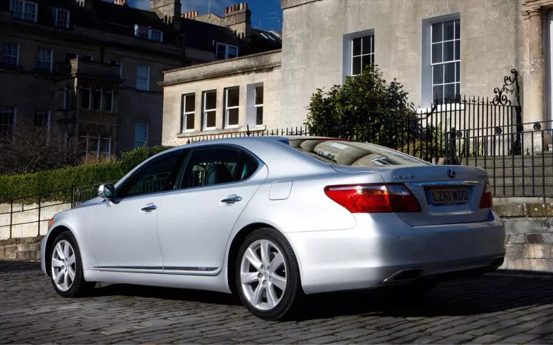 Lexus LS 600H