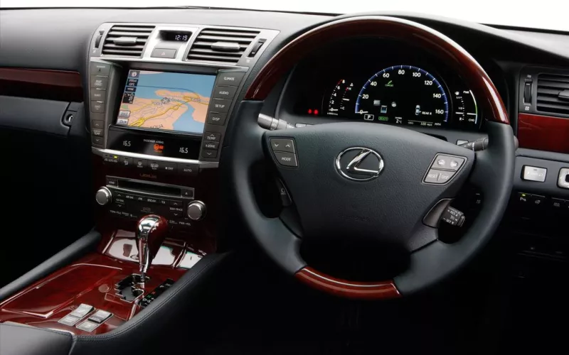 Lexus LS 600H