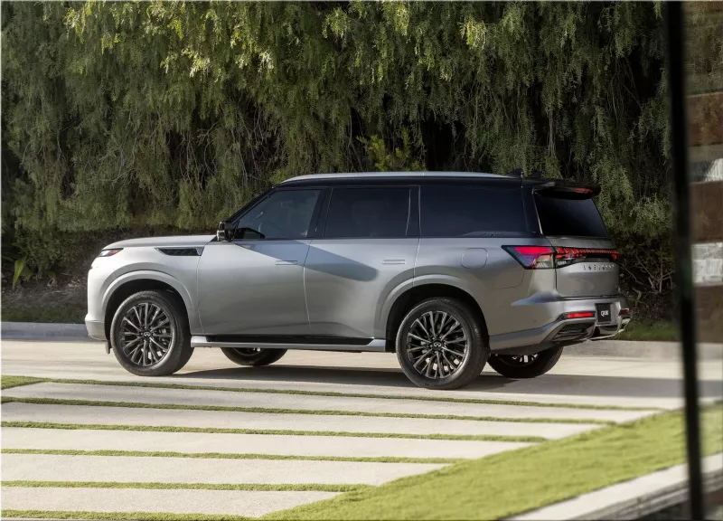 2025 Infiniti QX80 luxury SUV