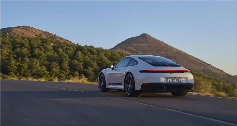 2025 Porsche 911 Carrera T