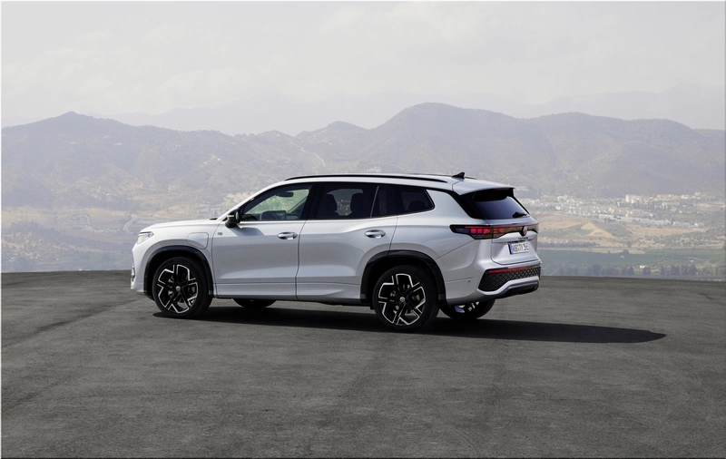 2025 Volkswagen Tayron crossover SUV