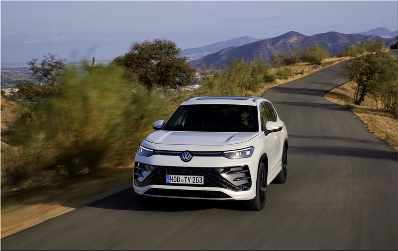 Volkswagen Tayron crossover SUV
