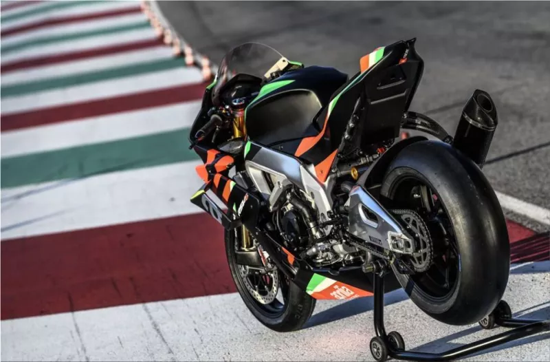 Aprilia RSV4 X