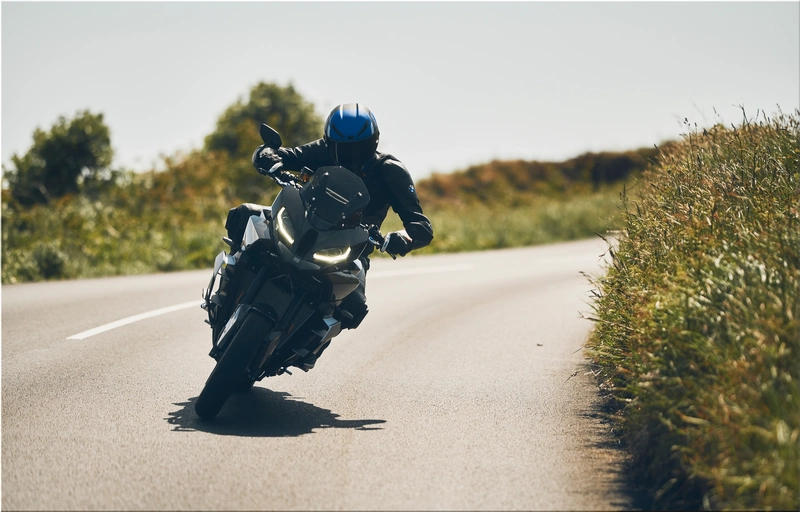 BMW M 1000 XR