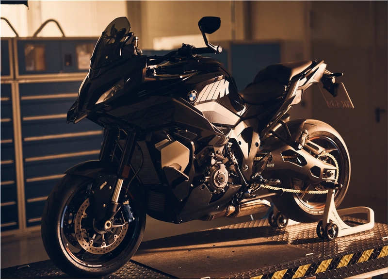 BMW M 1000 XR