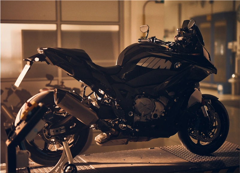 BMW M 1000 XR