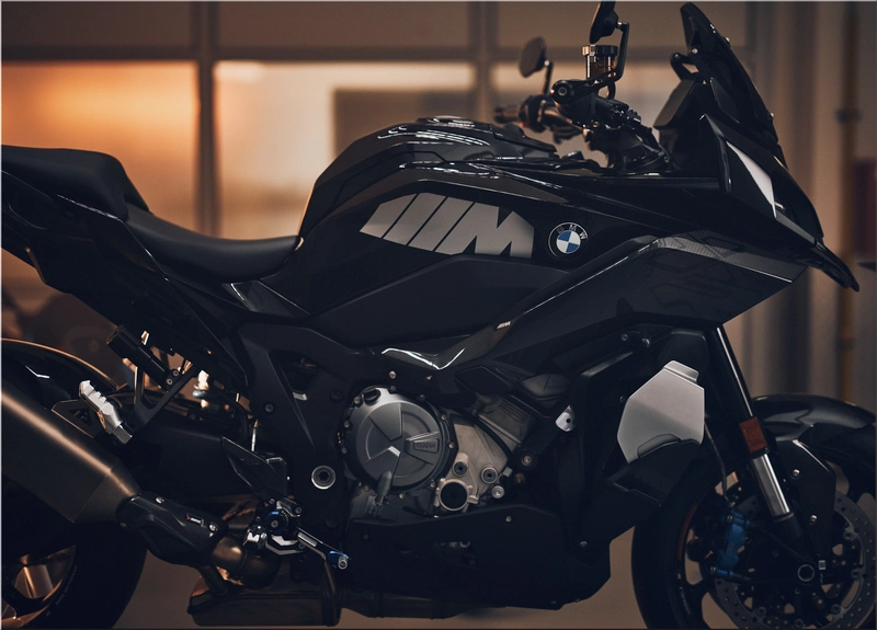 BMW M 1000 XR