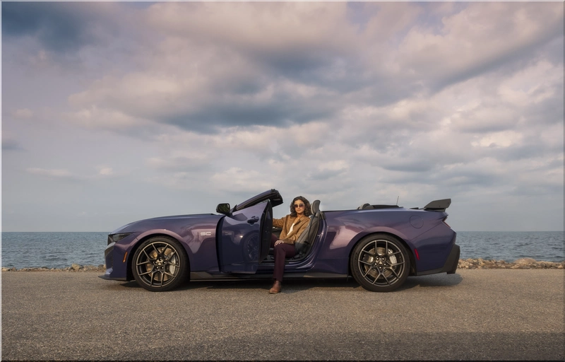 Ford Mustang Dark Horse SC Convertible