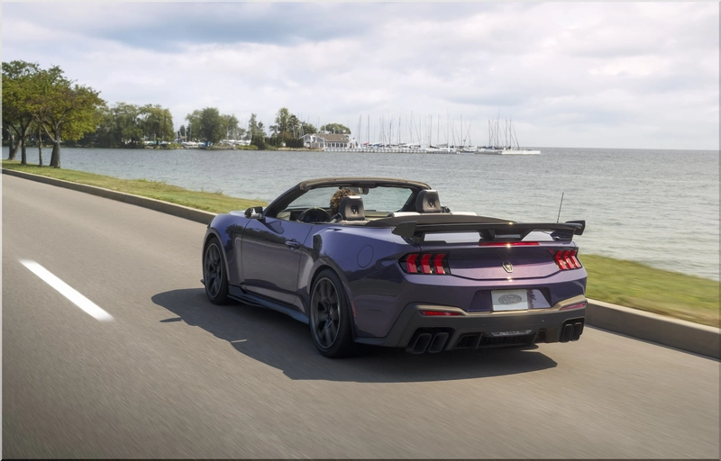 Ford Mustang Dark Horse SC Convertible