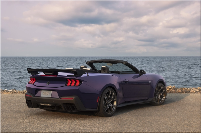 Ford Mustang Dark Horse SC Convertible