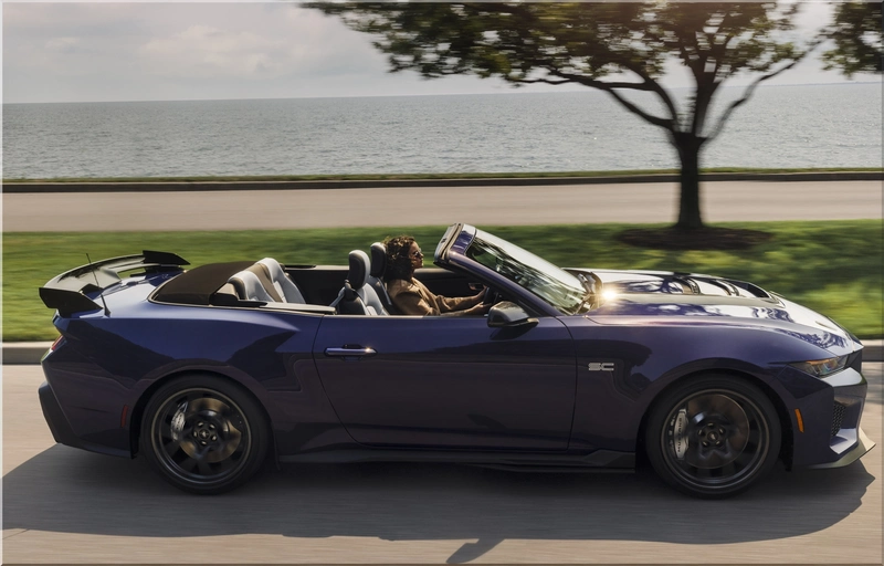 Ford Mustang Dark Horse SC Convertible