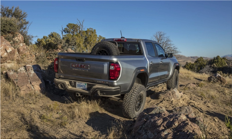 GMC Canyon Nightfall