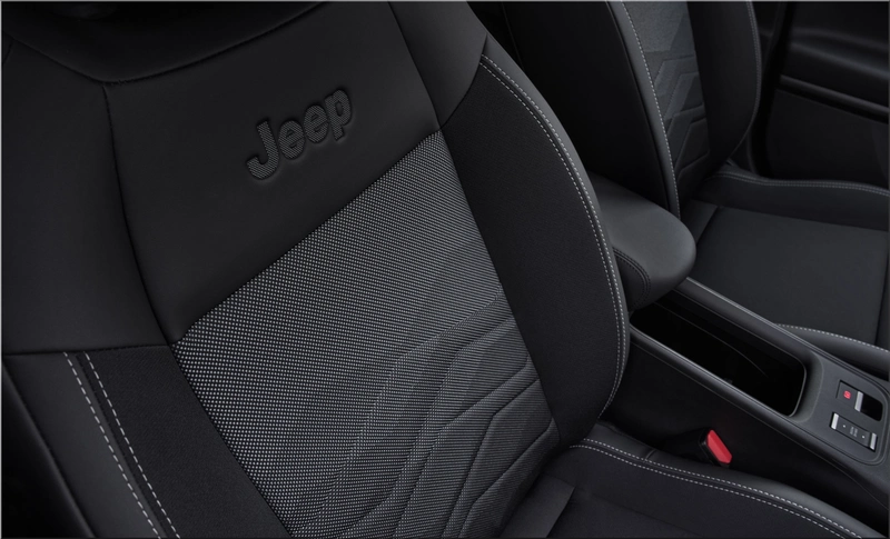 Jeep Avenger Black Edition