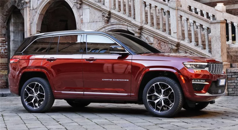 Jeep Grand Cherokee 4xe hybrid SUV