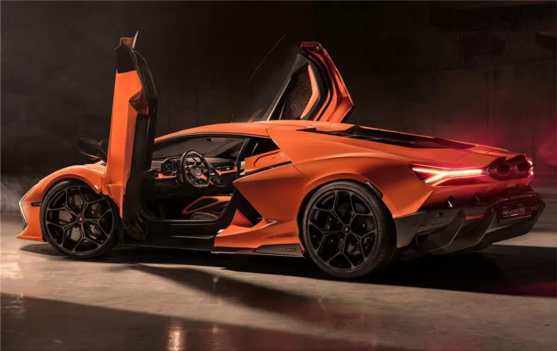 Lamborghini Revuelto