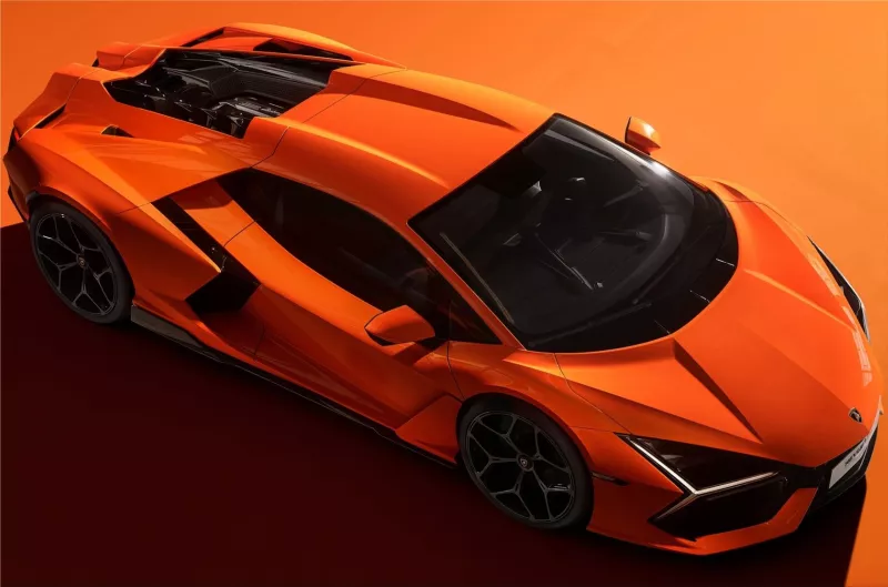 Lamborghini Revuelto