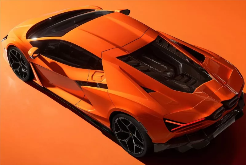 Lamborghini Revuelto