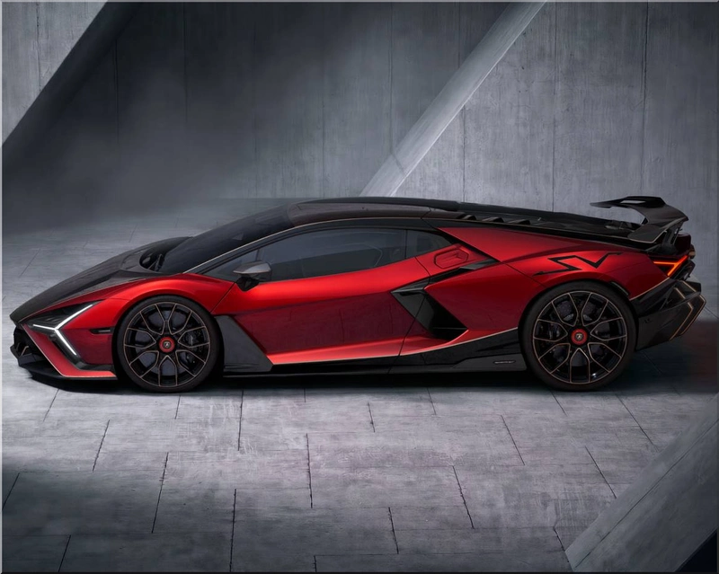 Lamborghini Revuelto SV
