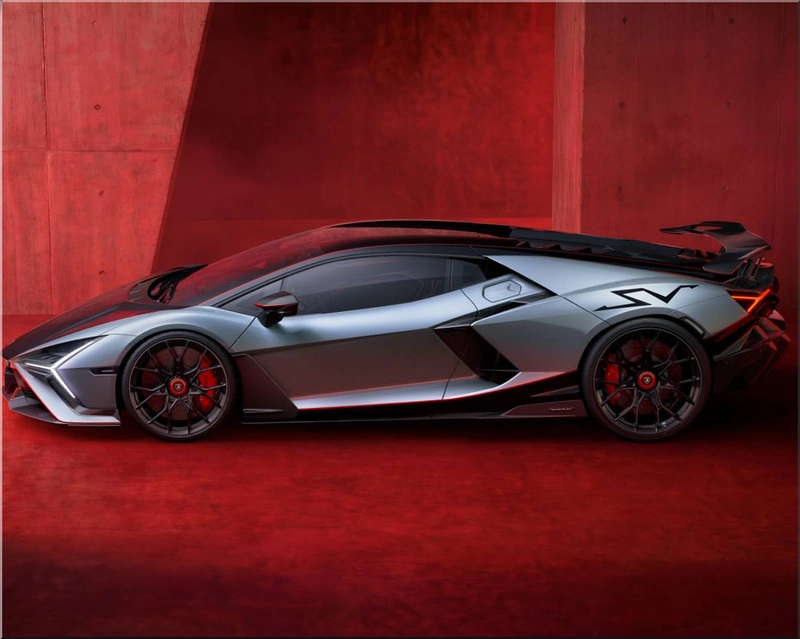 Lamborghini Revuelto SV