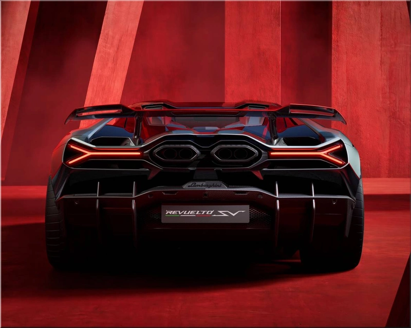 Lamborghini Revuelto SV