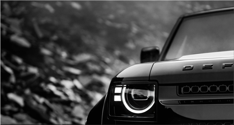 Land Rover Defender OCTA Black