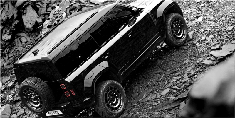 2026 Land Rover Defender OCTA Black