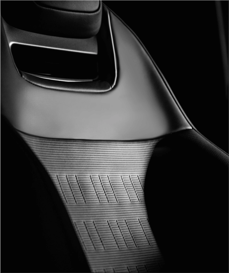 Land Rover Defender OCTA Black