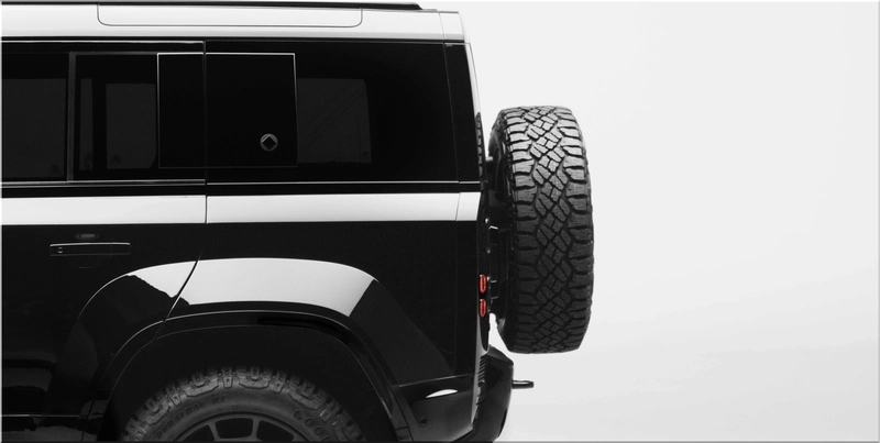 Land Rover Defender OCTA Black