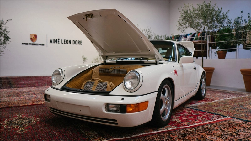 Porsche 911 by Teddy Santis