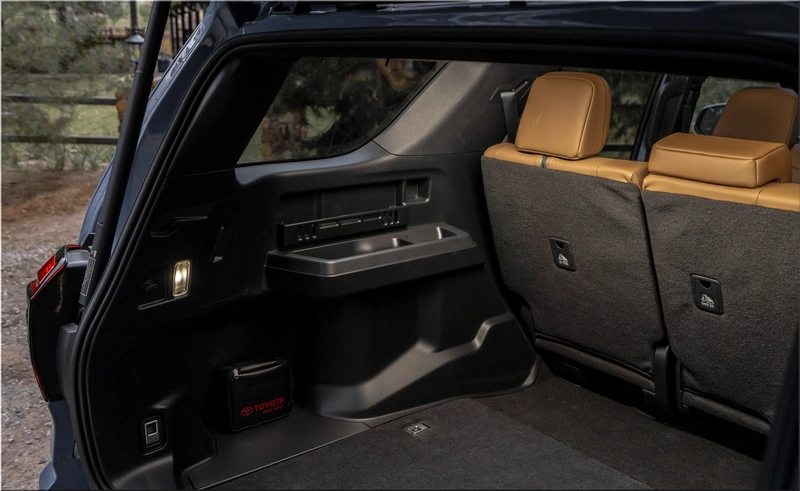 Toyota 4Runner Hybrid Off-road SUV 2026