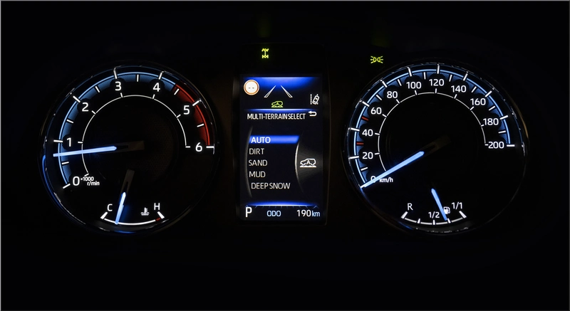 Toyota HiLux Hybrid 48V