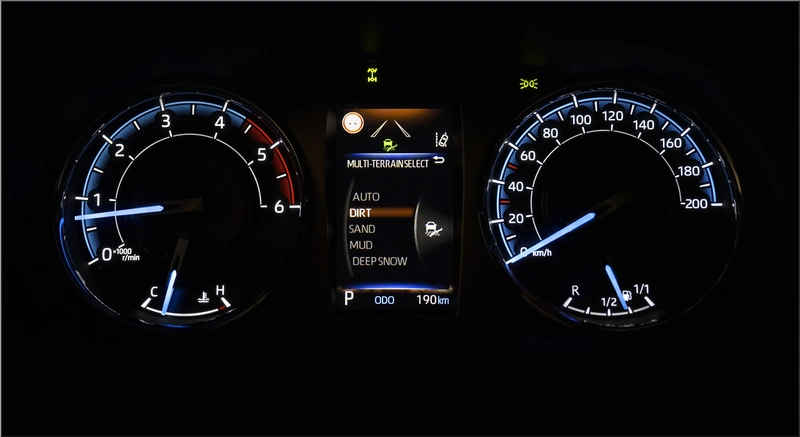 Toyota HiLux Hybrid 48V