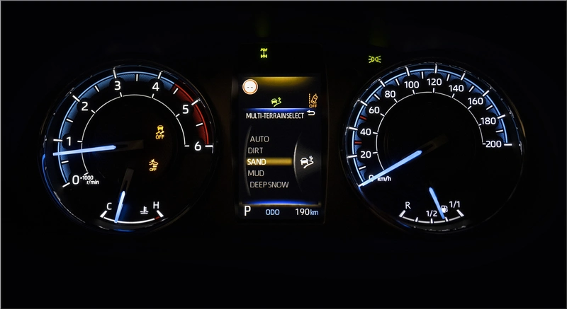 Toyota HiLux Hybrid 48V