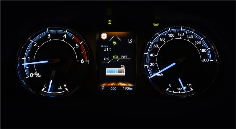 Toyota HiLux Hybrid 48V