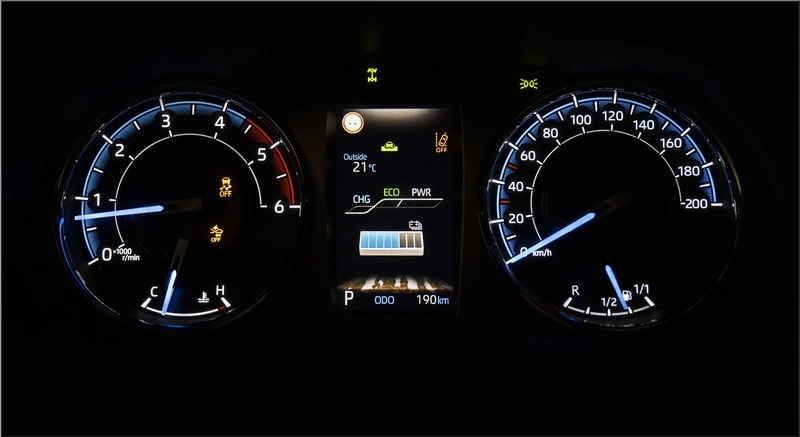 Toyota HiLux Hybrid 48V