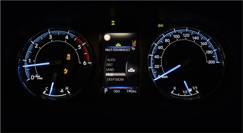 Toyota HiLux Hybrid 48V