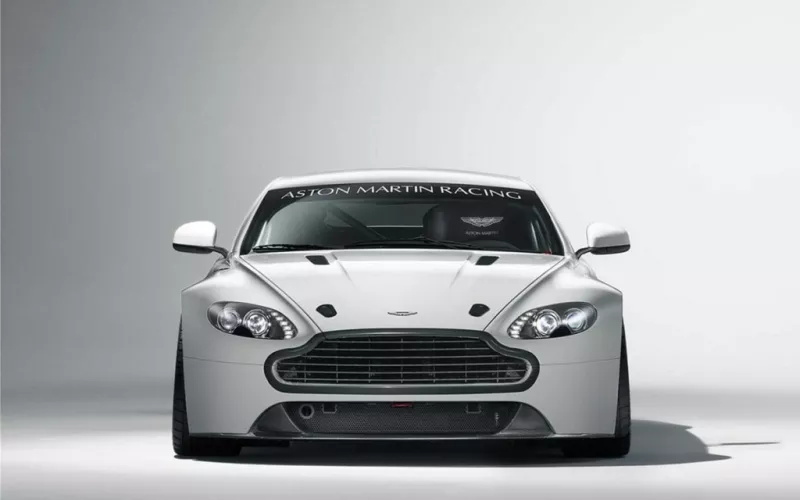 Aston Vantage GT4 2011