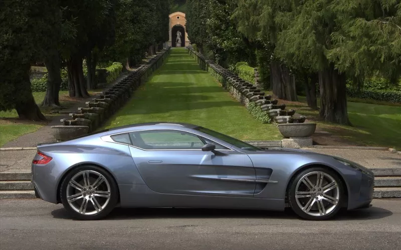 Aston Martin One 77