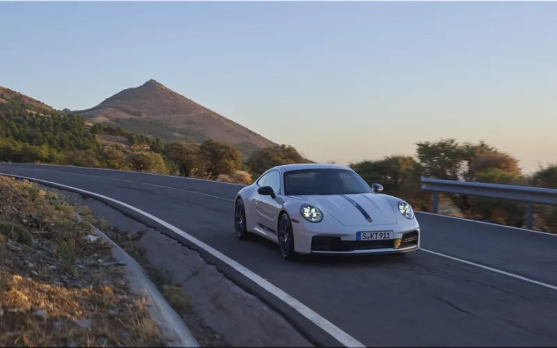 The Porsche 911 Carrera T Stages a Triumphant Comeback