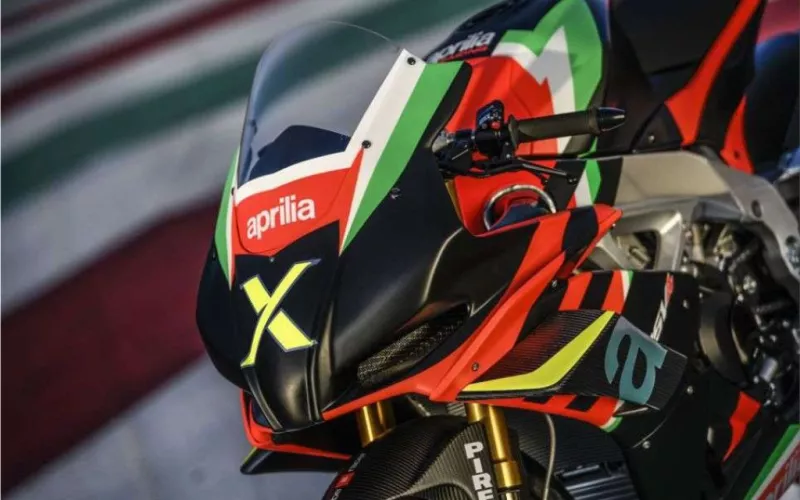 Aprilia RSV4 X