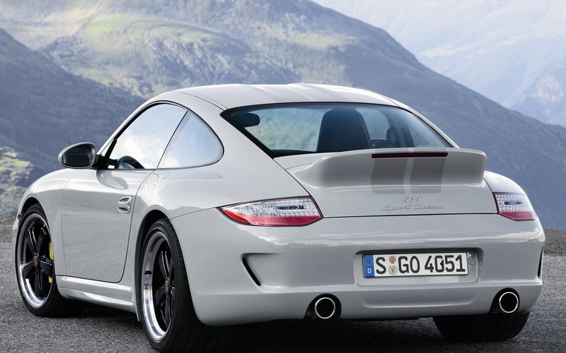 Porsche-911 Sport Classic